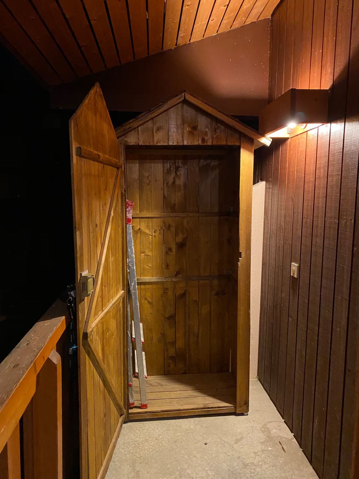 Entrée et casier à skis